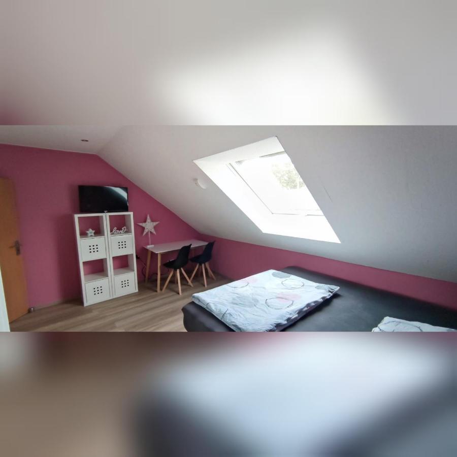 Ferienwohnung -Auszeit-Sayn Бендорф Екстер'єр фото